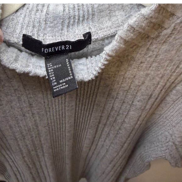 Gray Ribbed Sweater Tee Short Sleeve Mock Neck S - Y2K Style Forever 21 - Picture 5 of 6